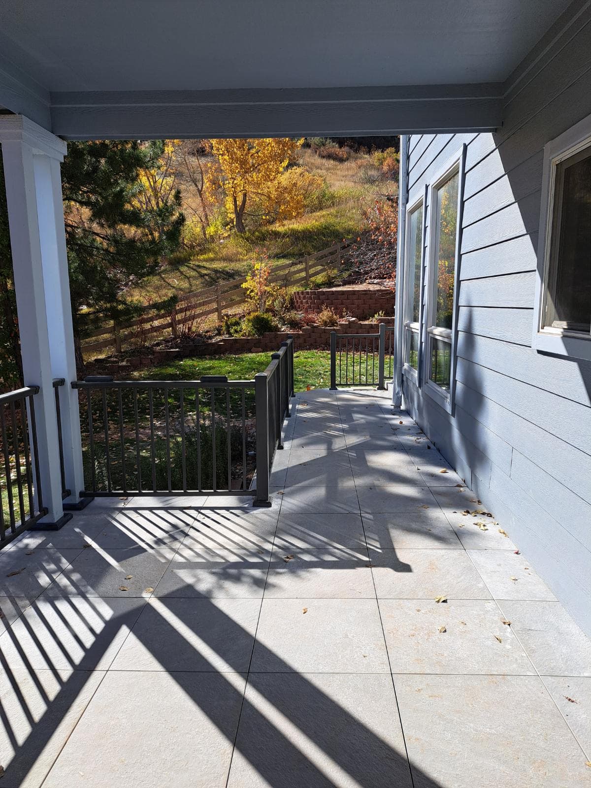 Gallery photos for Elegant Outdoor Spaces with Grey Tile Patios: Image #2